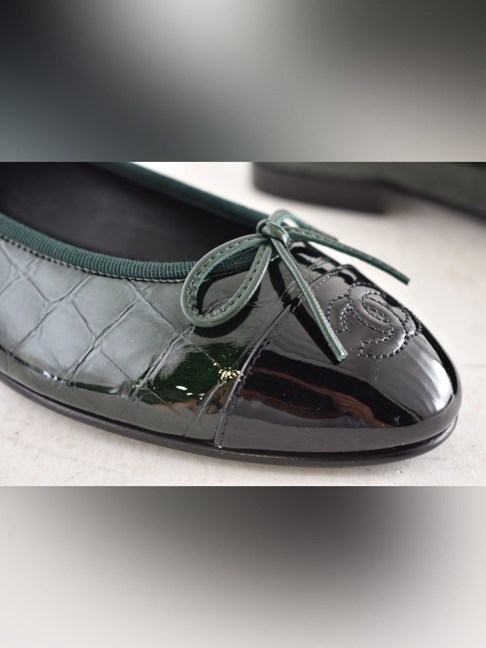 Chanel 26A Dark Green Black Crocodile Patent CC Logo Ballet Ballerina Flat 39 - Picture 6 of 16